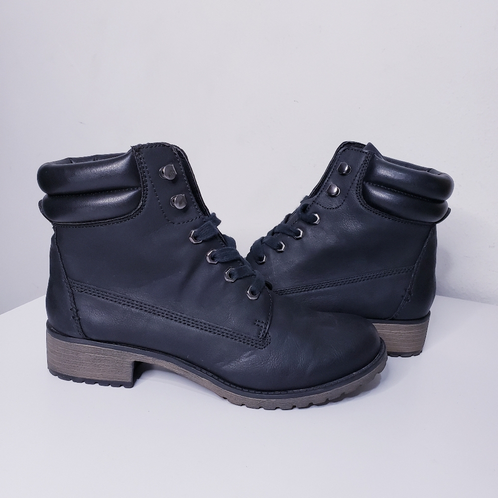 Report jack boots size 8.5M womens